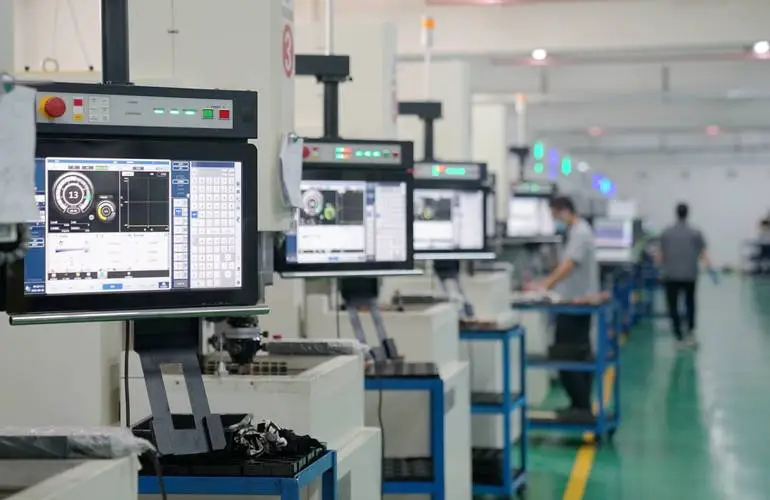 Thiết bị di động thông minh thể hiện xu hướng tăng trưởng nhanh chóng, sản lượng tháng 11 đạt 348 triệu